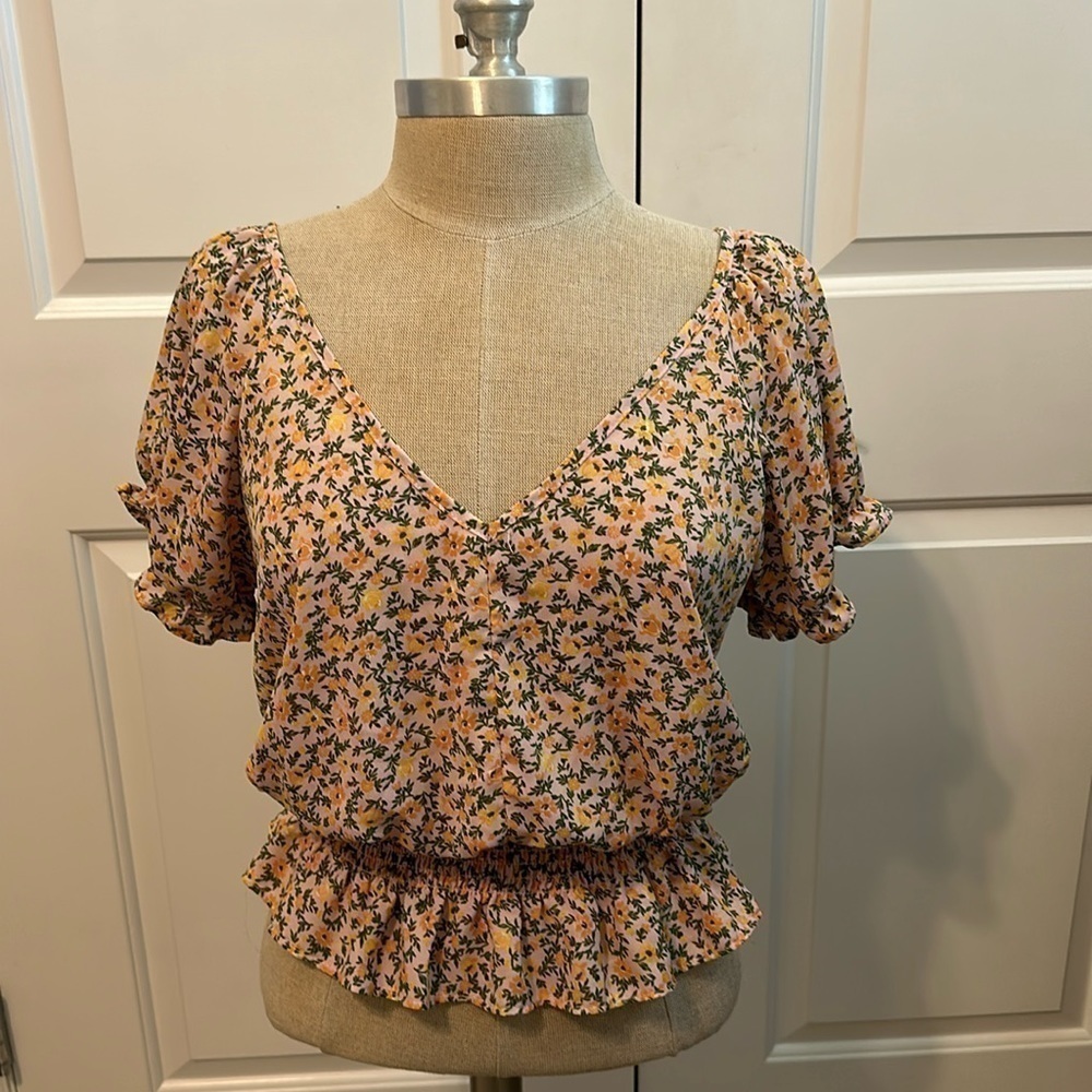 SIENNA SKY FLORAL ELASTIC WAIST BLOUSE SZ M GUC CAREER DATE NIGHT EVERYDAY